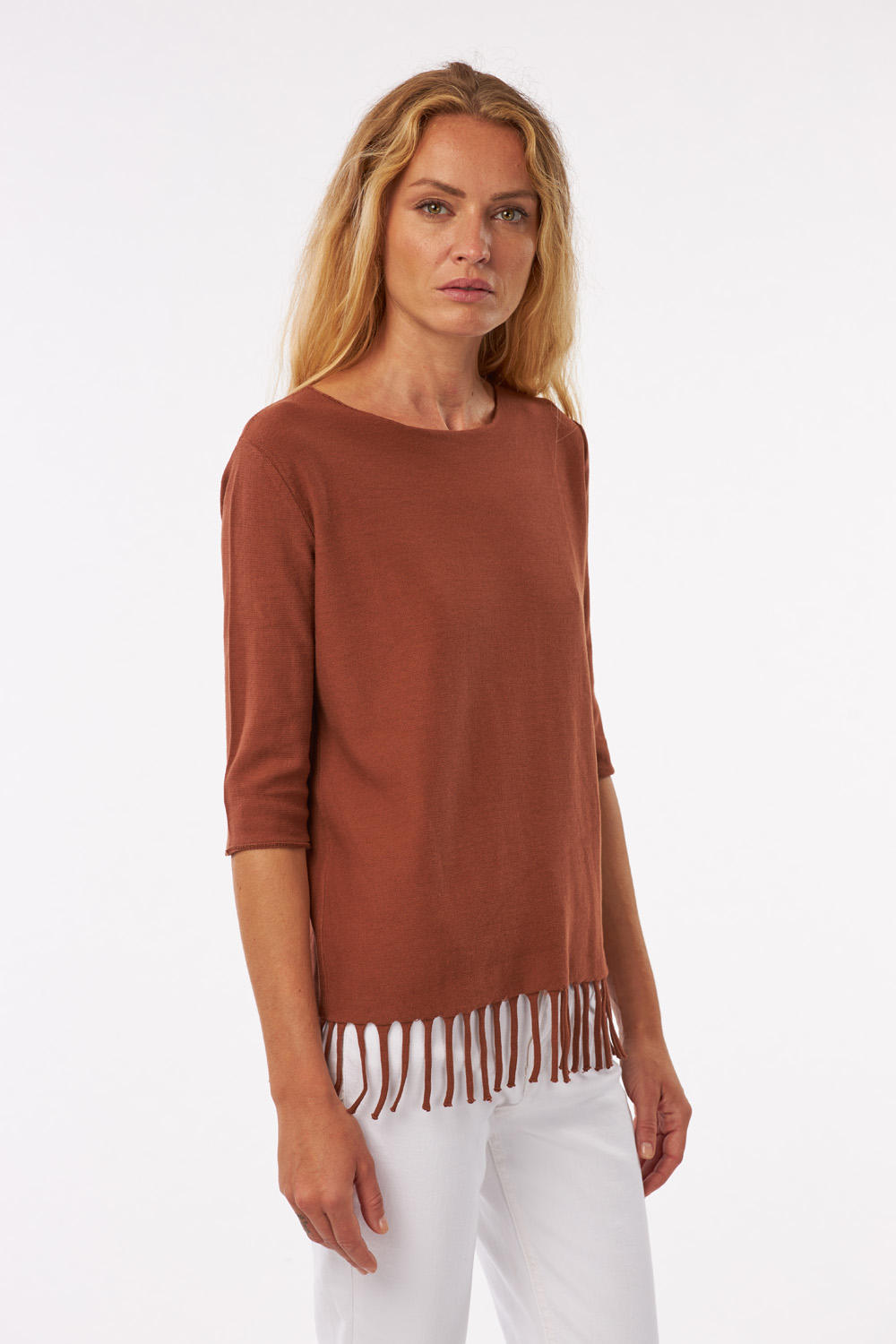 crew neck sweater in 100% Cotton with fringes at bottom