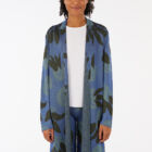 Long buttonless coat with lapels in shiny viscose
